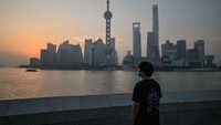 Sungai yang memiliki panjang 113 km ini adalah landmark Shanghai yang menjadi pemisah antara kota Pudong dan Puxi.