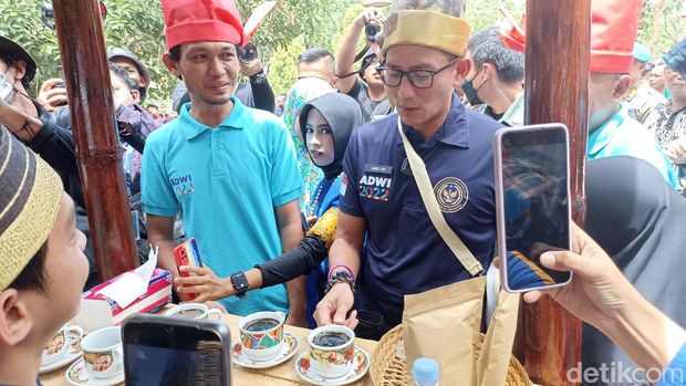 Menparekraf Sandiaga Uno meresmikan desa wisata di Bantaeng, Sulsel.