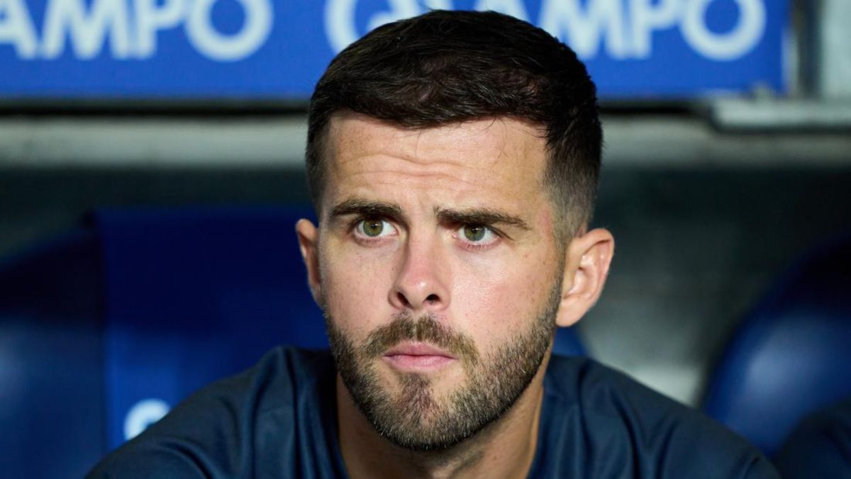 Diretor do Besiktas descarta permanência de Pjanic e jogador voltará ao  Barcelona - Gazeta Esportiva