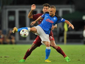 Cerita Gelandang Napoli Kena PHP Barcelona