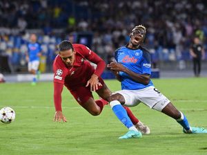 Virgil van Dijk Dinilai Kian Rapuh Usai Liverpool Dihajar Napoli