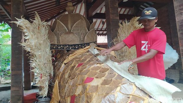 Ogoh-ogoh Naga Jawa dari Desa Karangrejo.