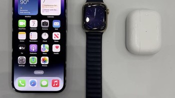 iPhone 14 Pro tampil baru dengan notch yang dinamakan Dynamic Island. Foto: Getty Images