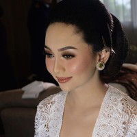 Dini Nurfitri Widjaya merupakan mantan pramugari Garuda Indonesia dan Top 11 Puteri Indonesia 2022. Dini merupakan Puteri Indonesia 2022 perwakilan dari Sulawesi Selatan dan meraih gelar Favorit Kep. Sulawesi 2022. Wanita kelahiran 19 Februari 1996 ini memiliki prestasi, salah satunya pernah dinobatkan menjadi None DKI Jakarta 2017. Foto: Dok. Instagram @bennusorumba.