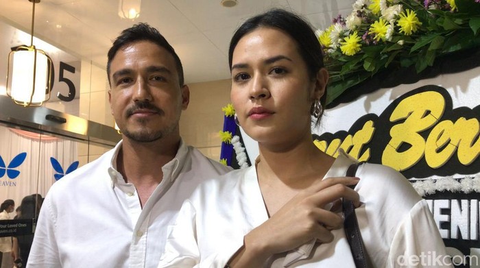 Raisa dan Hamish Daud saat ditemui di kawasan Jakarta Utara.