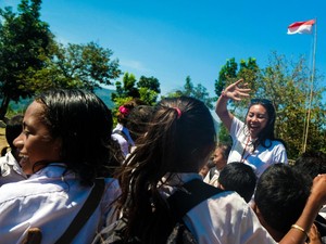 Cerita Haru Serli Bantu Pendidikan Anak-anak di Pedalaman NTT