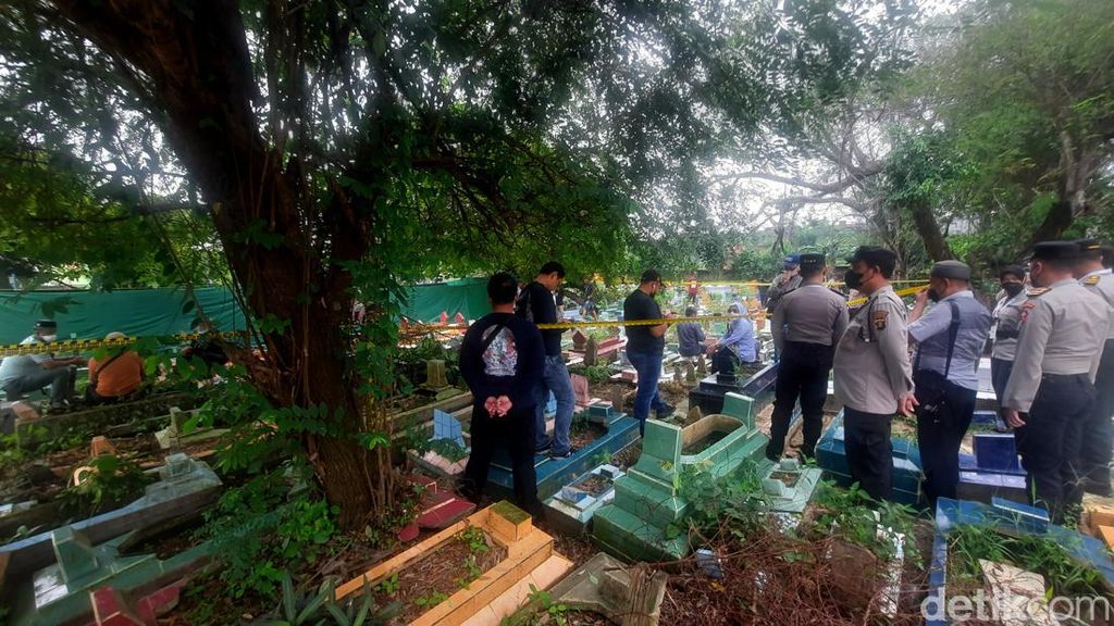 Suasana Makam Santri Gontor yang Bakal Dibongkar untuk Autopsi