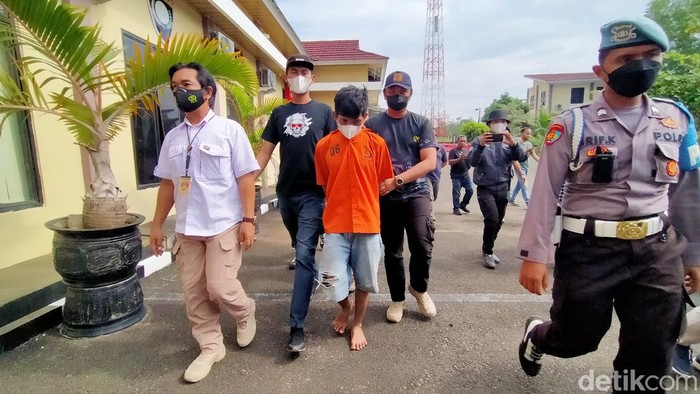 Tersangka pembunuhan siswi di Pesawaran Tersangka pembunuhan siswi di Pesawaran