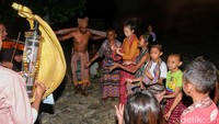Terlihat latihan diisi dengan kegembiraan. Saat ini sanggar Sandalwood sudah berjalan selama 4 tahun dan memiliki kurang lebih 100 anggota dari yang awalnya hanya 4 orang saja.  