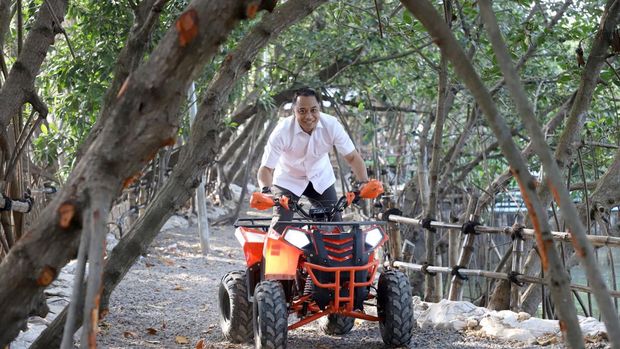Wali Kota Surabaya di Eco Wisata Romokalisari