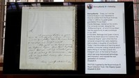 Foto Instagram pertama Ratu Elizabeth II menampilkan surat dari abad ke-19 yang ditulis oleh Charles Babbage ke Pangeran Albert. (Foto: Getty Images/WPA Pool)