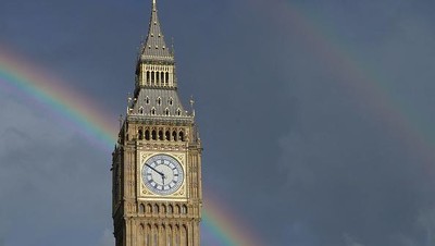 Heboh Langit Berhias Pelangi Saat Ratu Elizabeth II Mangkat