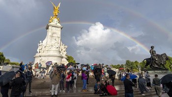Padahal Inggris dikenal dengan cuaca yang suram dan tidak menentu, serta kurang sinar Matahari yang menjadi faktor penting terjadinya peristiwa alam yang langka ini. Foto: SOPA Images/LightRocket via Gett/SOPA Images
