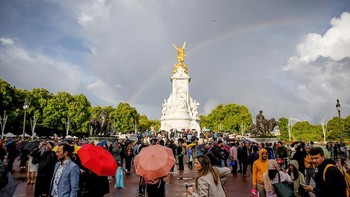 Menurut National Weather Service, pelangi adalah sinar Matahari yang menyebar ke dalam spektrum warna dan dialihkan ke mata pengamat oleh tetesan air. Foto: SOPA Images/LightRocket via Gett/SOPA Images