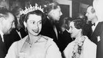 Mengenang Foto Hitam Putih Ratu Elizabeth II Semasa Remaja