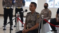 Perbedaan pangkat antara Rudy Suryanto dan Ferdy Sambo memang sangat jauh. Rudy hanya berpangkat Aipda dan menjabat Ps Kanit Provos, sedangkan Ferdy Sambo berpangkat Irjen dan menjabat Kadiv Propam Polri sebelum terjerat kasus pembunuhan. (Dok. Polres Lampung Tengah)