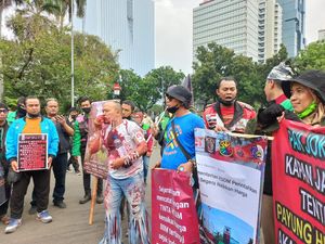 Aksi Teatrikal Berdarah-darah Ojol Singgung Tarif Baru-Kenaikan BBM