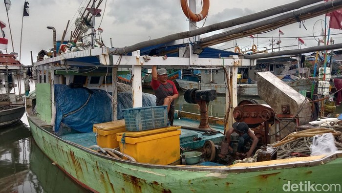 Aktivitas nelayan di Kabupaten Indramayu.