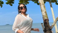 Ya jelas dong, aku pun berkarya dan ngejalanin usaha dengan penuh ketekunan dan kerja keras, ujar Amelia NS. (Foto: dok. Instagram @amelians97) 