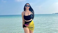 Sebenarnya banyak orang yang judge karena aku suka post seksi, tapi aku nggak peduli sih, yang penting circle terdekat aku tahu aku seperti apa, pungkasnya. (Foto: dok. Instagram @amelians97) 