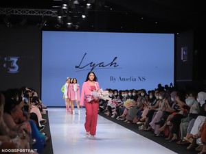 Amelia NS Bungkam Netter Nyinyir Modal Seksi dengan Pamer Koleksi Baju di JF3