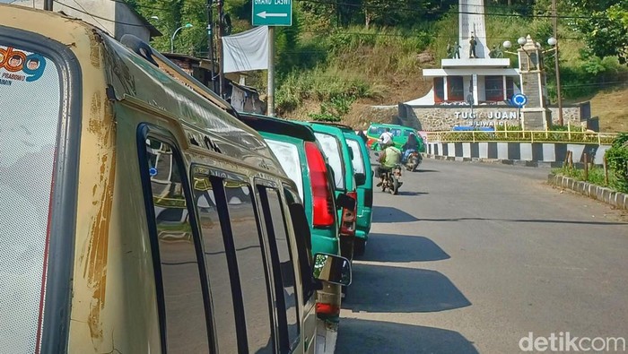 Angkot di Kabupaten Bandung.