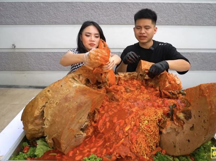 Mantap! 10 Bakso Jumbo Isi Keju Lumer hingga Kepiting Mercon