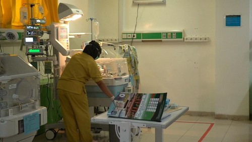 Penanganan bayi kembar empat di RSUD Provinsi NTB.
