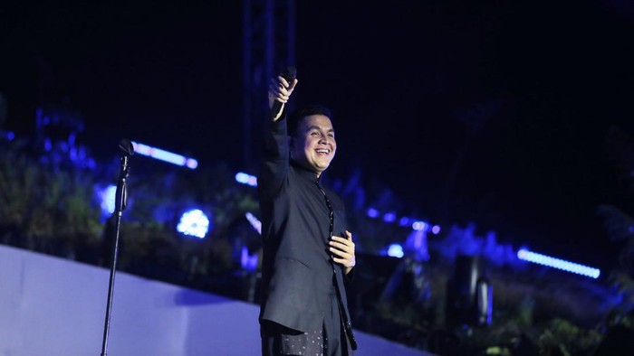 Festival Indonesia Bertutur 2022 yang digelar di kawasan percandian Borobudur ramai dihadiri penonton dari dalam dan luar kota Magelang. Beginilah potret keseruannya.