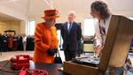 Momen Ratu Elizabeth II Unggah Instagram Pertama