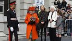 Momen Ratu Elizabeth II Unggah Instagram Pertama