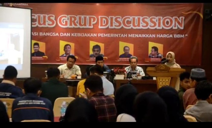 Focus Grup Discussion (FGD) bertema Membongkar Persoalan di Balik Kenaikan Harga BBM di Banda Aceh.
