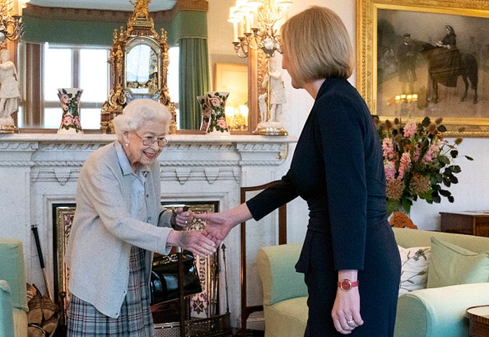 ABERDEEN, SCOTLAND - SEPTEMBER 06: Queen Elizabeth II waits in the Drawing Room before receiving newly elected leader of the Conservative party Liz Truss at Balmoral Castle for an audience where she will be invited to become Prime Minister and form a new government on September 6, 2022 in Aberdeen, Scotland. The Queen broke with the tradition of meeting the new prime minister and Buckingham Palace, after needing to remain at Balmoral Castle due to mobility issues. (Photo by Jane Barlow - WPA Pool/Getty Images)