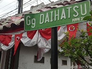 Sepenggal Kisah di Gang Aneka Merek Kendaraan Bandung