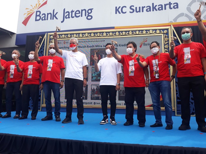 Ganjar Luncurkan Kredit Bank Jateng Bunga 2 Buat Pedagang Pasar