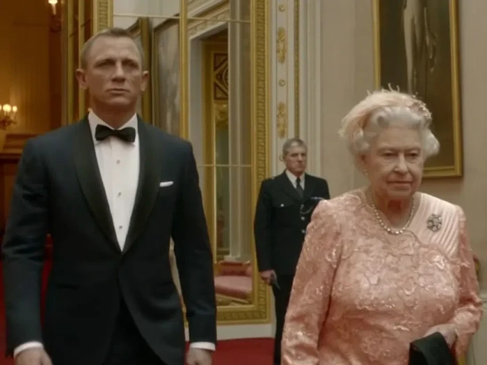 James Bond dan Ratu Elizabeth II