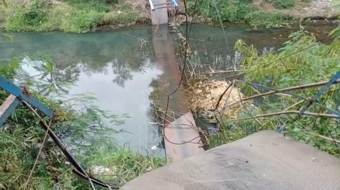 jembatan gantung di probolinggo putus
