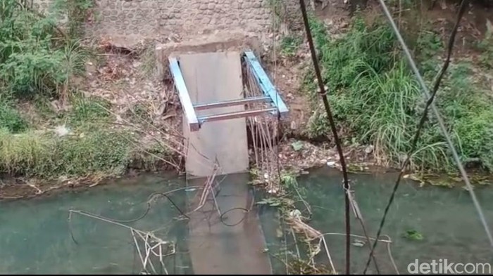 Jembatan gantung di Probolinggo putus