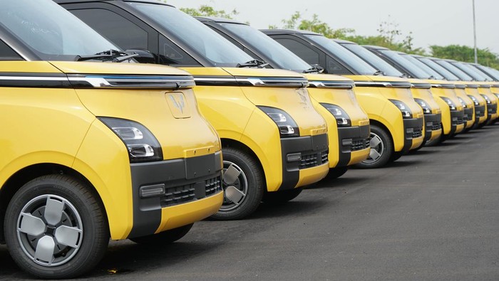 Jusuf Hamka serah terima Wuling Air ev