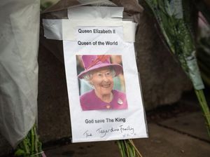 Saat Ratu Elizabeth Diklaim Pesan 80 Jersey Cristiano Ronaldo