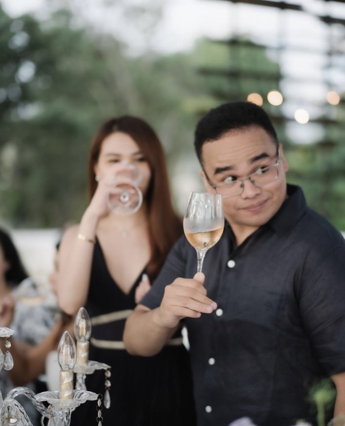 Kegembiraan Anak Hotman Paris, Fritz Hutapea Saat Makan Bareng Pacarnya Kegembiraan Anak Hotman Paris, Fritz Hutapea Saat Makan Bareng Pacarnya.