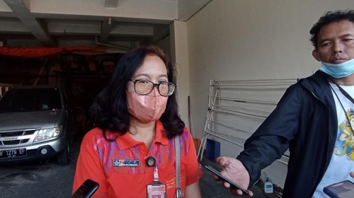 Kepala Dusun Bumi Asri, Kecamatan Denpasar Barat, Kota Denpasar, Dewa Ayu Sri Wirayanti saat ditemui wartawan di rumahnya, Jumat (9/9/2022).