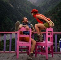 Lewat akun Instagram @silkyrontheroa, keduanya kerap menunjukkan foto dengan pemandangan menakjubkan sebagai latar belakang fotoFoto: dok. Instagram/@silkyrontheroad