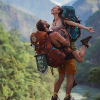 Inilah potret romantis mereka saat berbulan madu di Sri Lanka. “Kami menjalani kehidupan yang luar biasa,” kata Kieran. Foto: dok. Instagram/@silkyrontheroad
