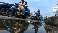 Diketahui, jalan Ir Juanda merupakan salah satu akses utama warga Tangsel ke Jakarta. 