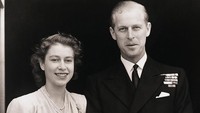 Tahun 1939, Ratu Elizabeth II bertemu Pangeran Philip di Royal Naval College. Pesona Ratu Elizabeth II meluluhkan hati sang pangeran, bangsawan berdarah Yunani dan Denmark. Foto: Bettmann Archive/Bettmann