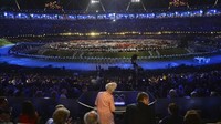 Ratu Elizabeth II sempat menyaksikan rangkaian pembukaan London 2012.
