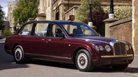 Pakar otomotif Vanarama menilai Bentley State Limousine milik Ratu Elizabeth II adalah yang termahal. Harganya lebih dari 10 juta poundsterling (Rp 171 miliar). Fiona Hanson/PA Images via Getty Images.