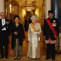 Sebuah jamuan kenegaraan juga disiapkan Ratu Elizabeth II untuk merayakan kunjungan Presiden SBY dan Ani Yudhoyono untuk menghadiri jamuan kenegaraan. Dalam pidatonya, Ratu memberi pujian atas transformasi Indonesia. (Indonesia) sekarang adalah negara dengan demokrasi yang kuat dan salah satu yang memiliki pertumbuhan ekonomi yang pesat, kata nenek dari Pangeran William dan Harry itu. (Foto: Getty Images/Dan Kitwood)
