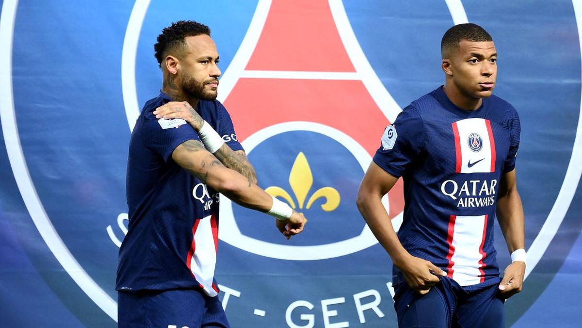 Neymar dan Mbappe. Foto: AFP via Getty Images/FRANCK FIFE